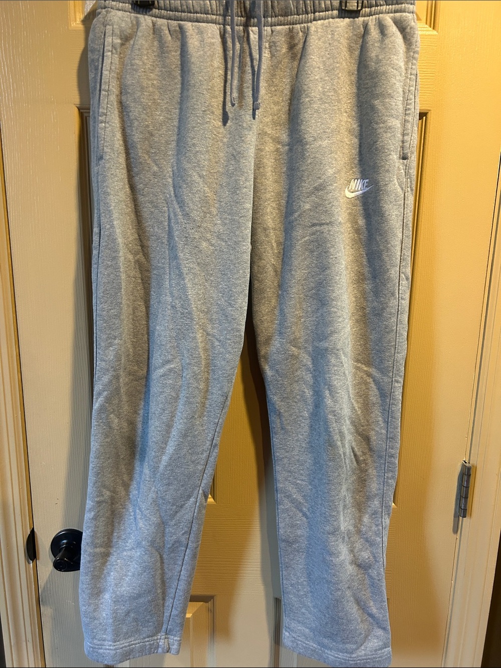 Nike Light Gray Men Fleece Joggers with Drawstring size L